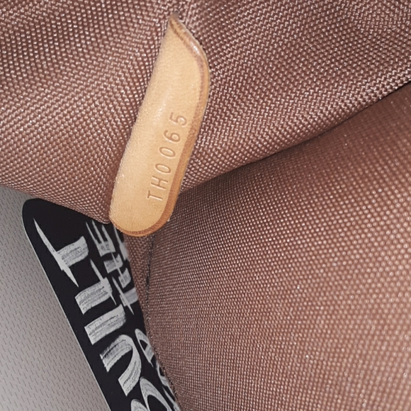 Laptop case Louis Vuitton - Picture 7 of 7